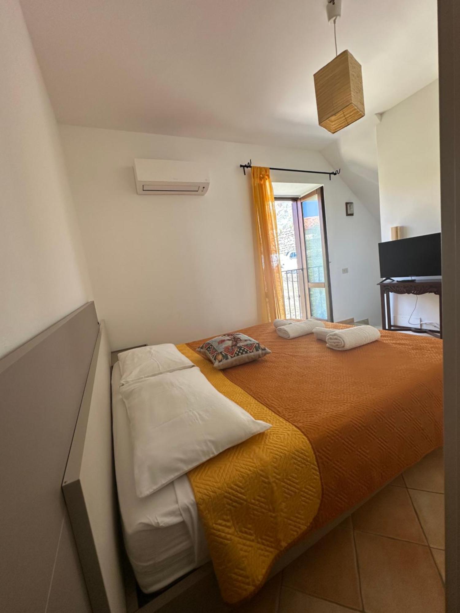 Domus Aurea Borgo House Apartment Cefalu Exterior photo